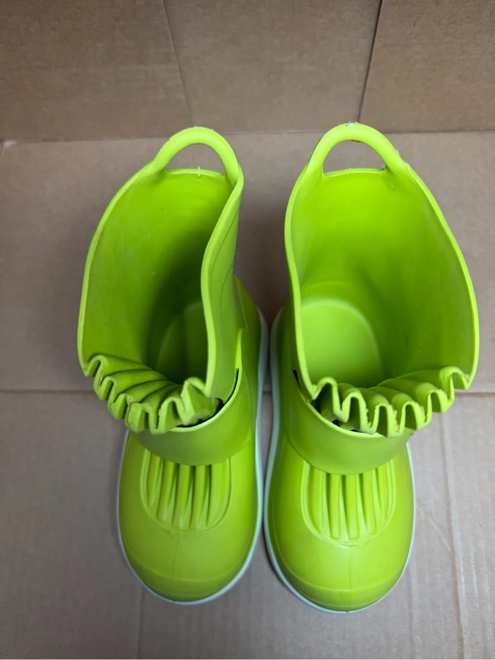 Kids over the shoe rain boot